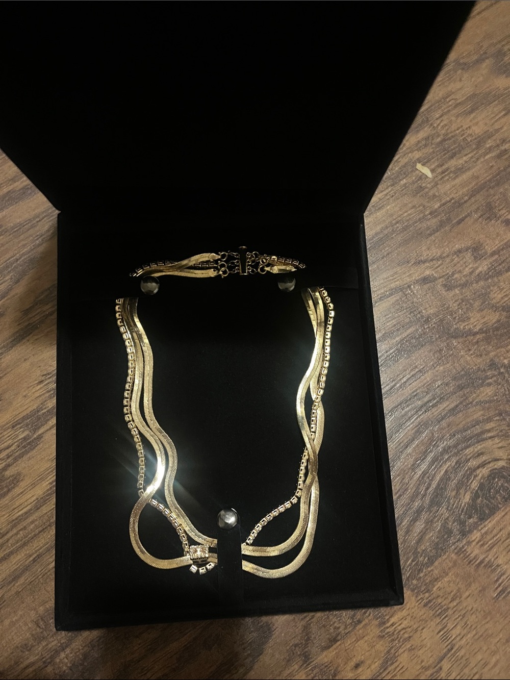 JAFRA Gold Layered Wave Necklace with Polished Chains